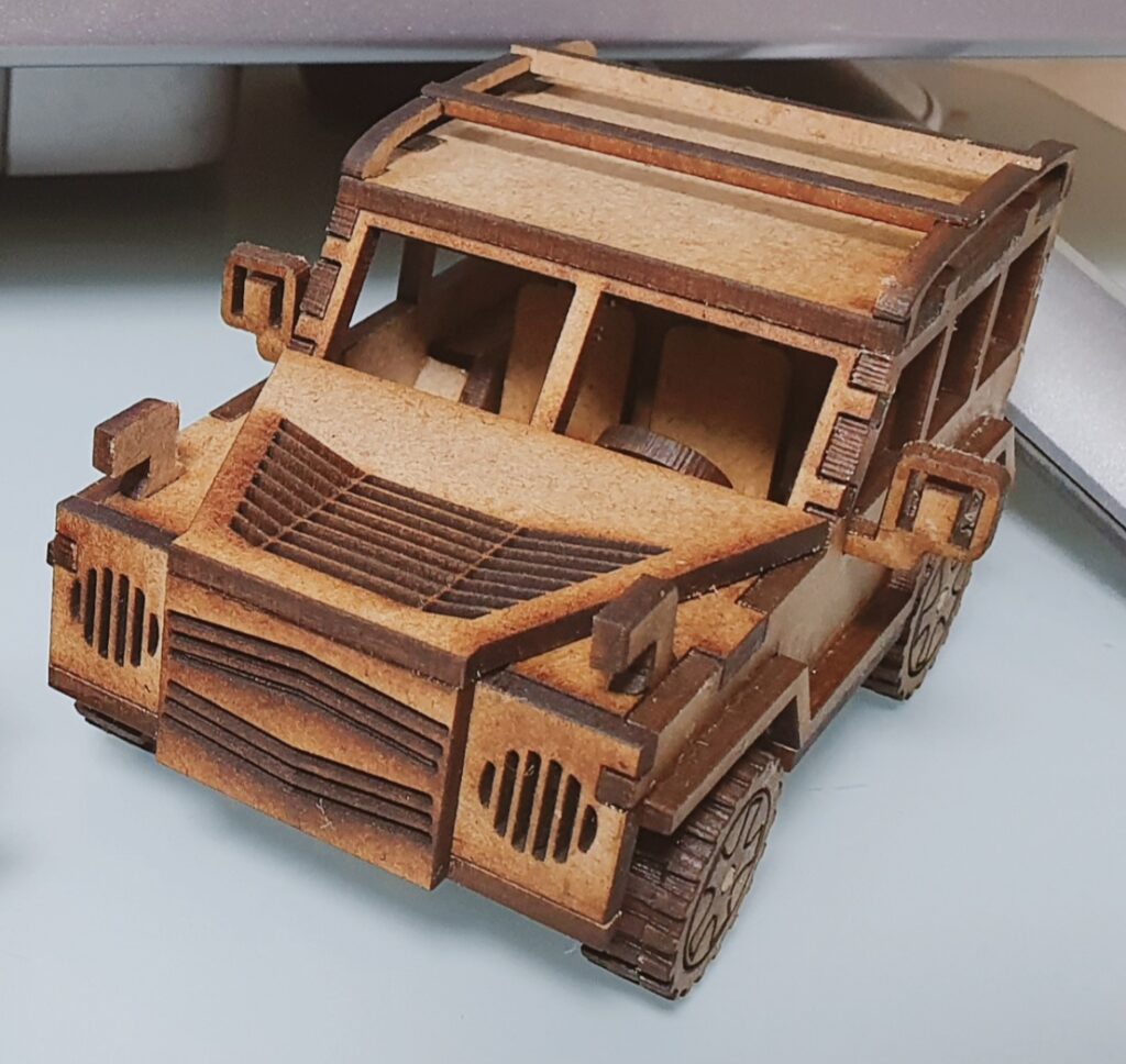 Wood Toy: SUV(버전 4)