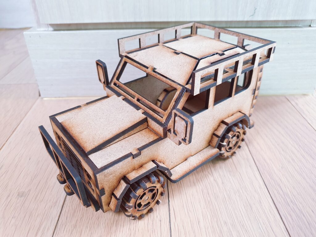 Wood Toy: SUV(버전 1)